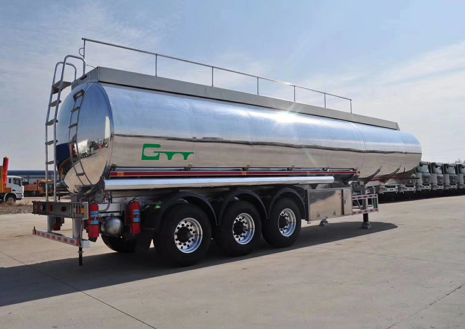 tank semi trailer