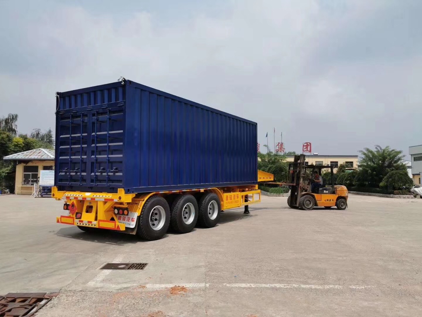 low boy semi trailer