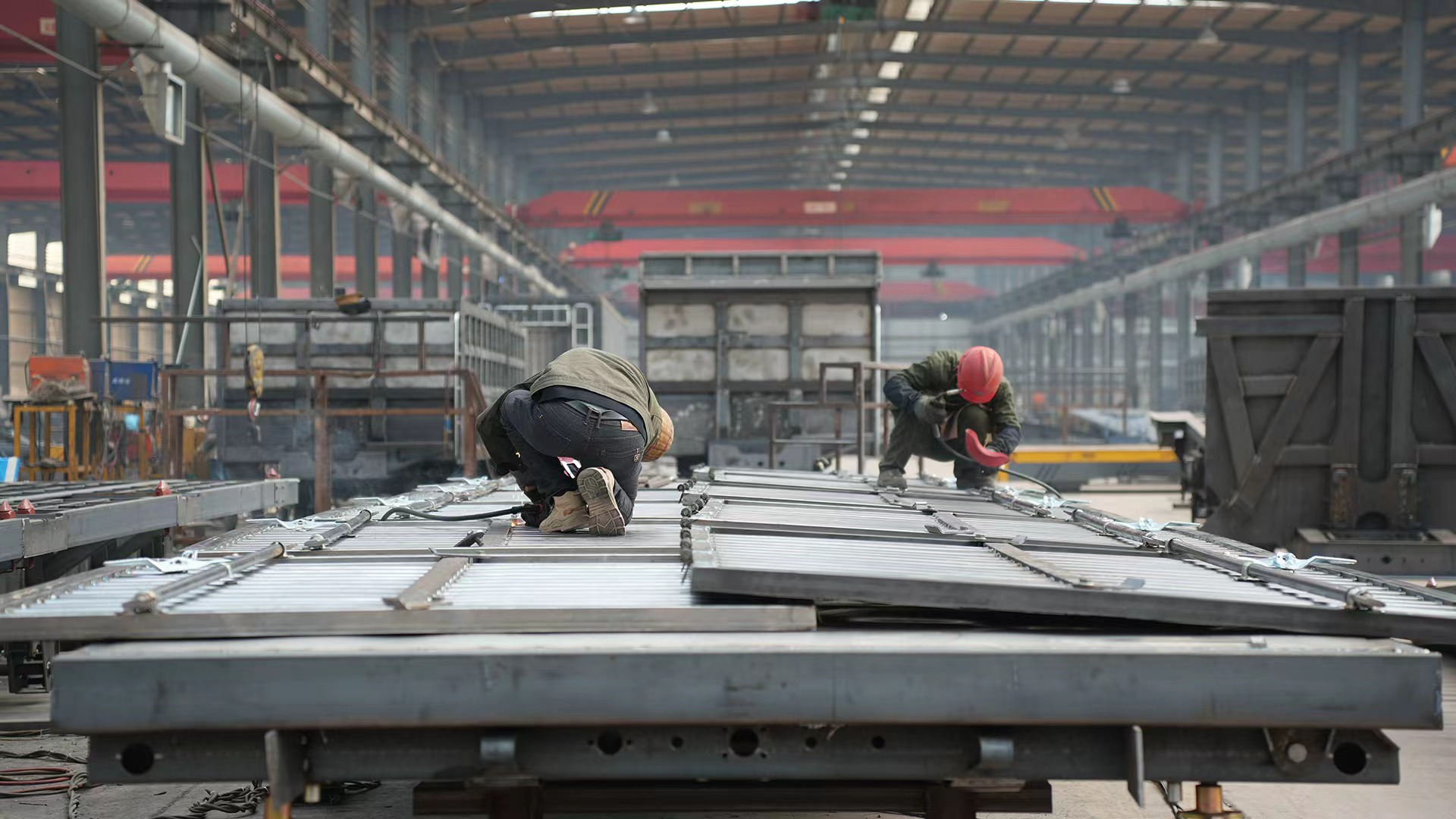 Semi trailer frame welding Welding work on a semi trailer frame at the Luen Auto factory