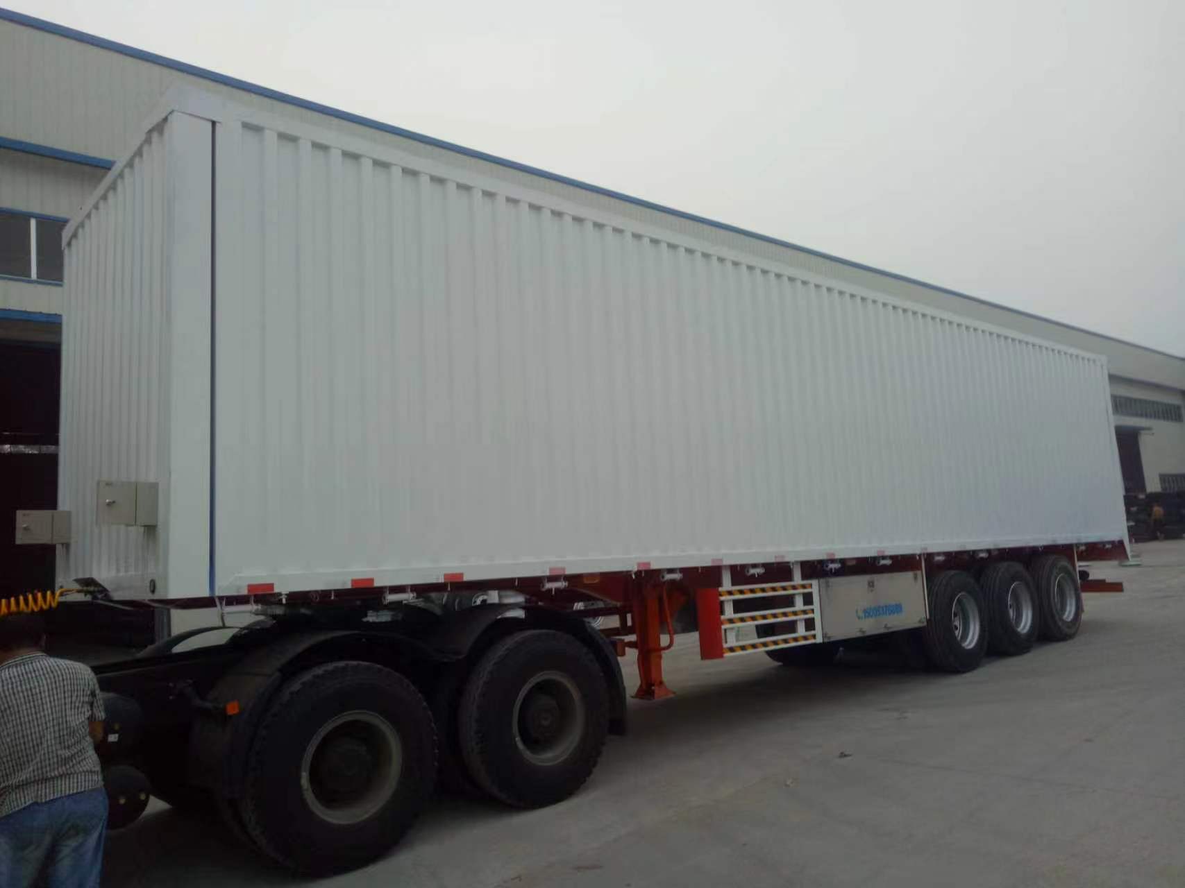 Container semi trailer