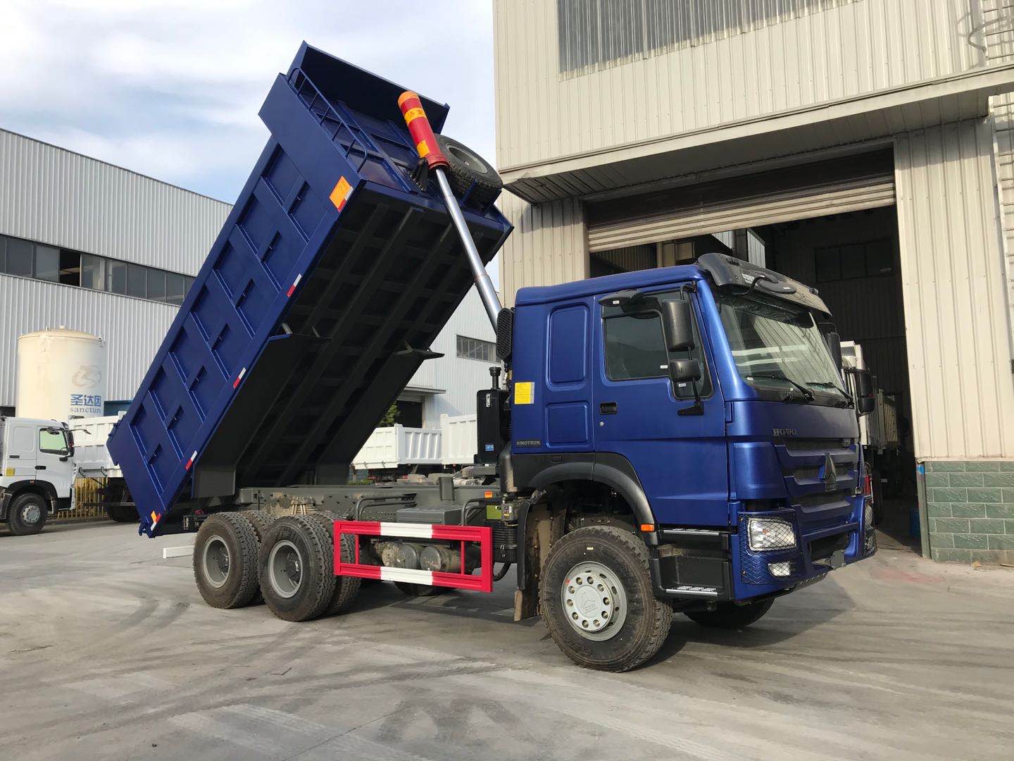 Sinotruk dump truck