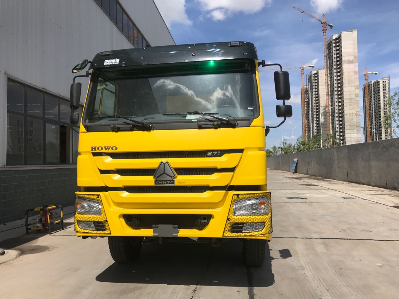 Sinotruk dump truck 