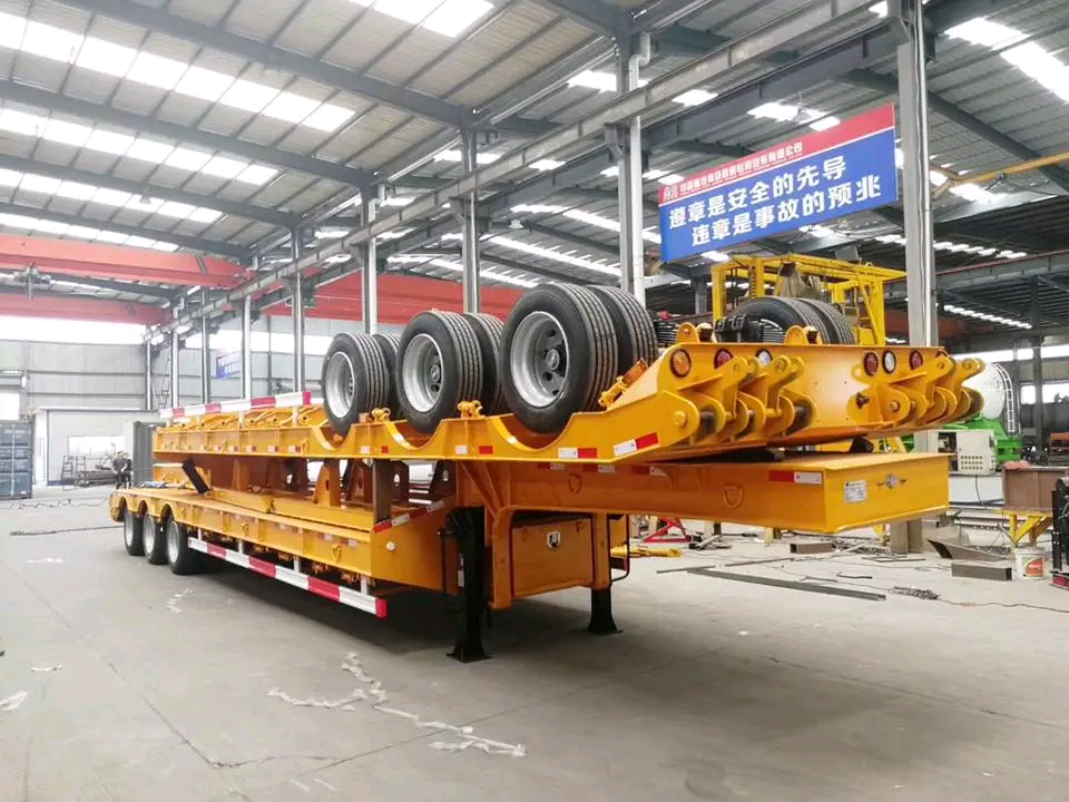 Extendable container chassis extended view