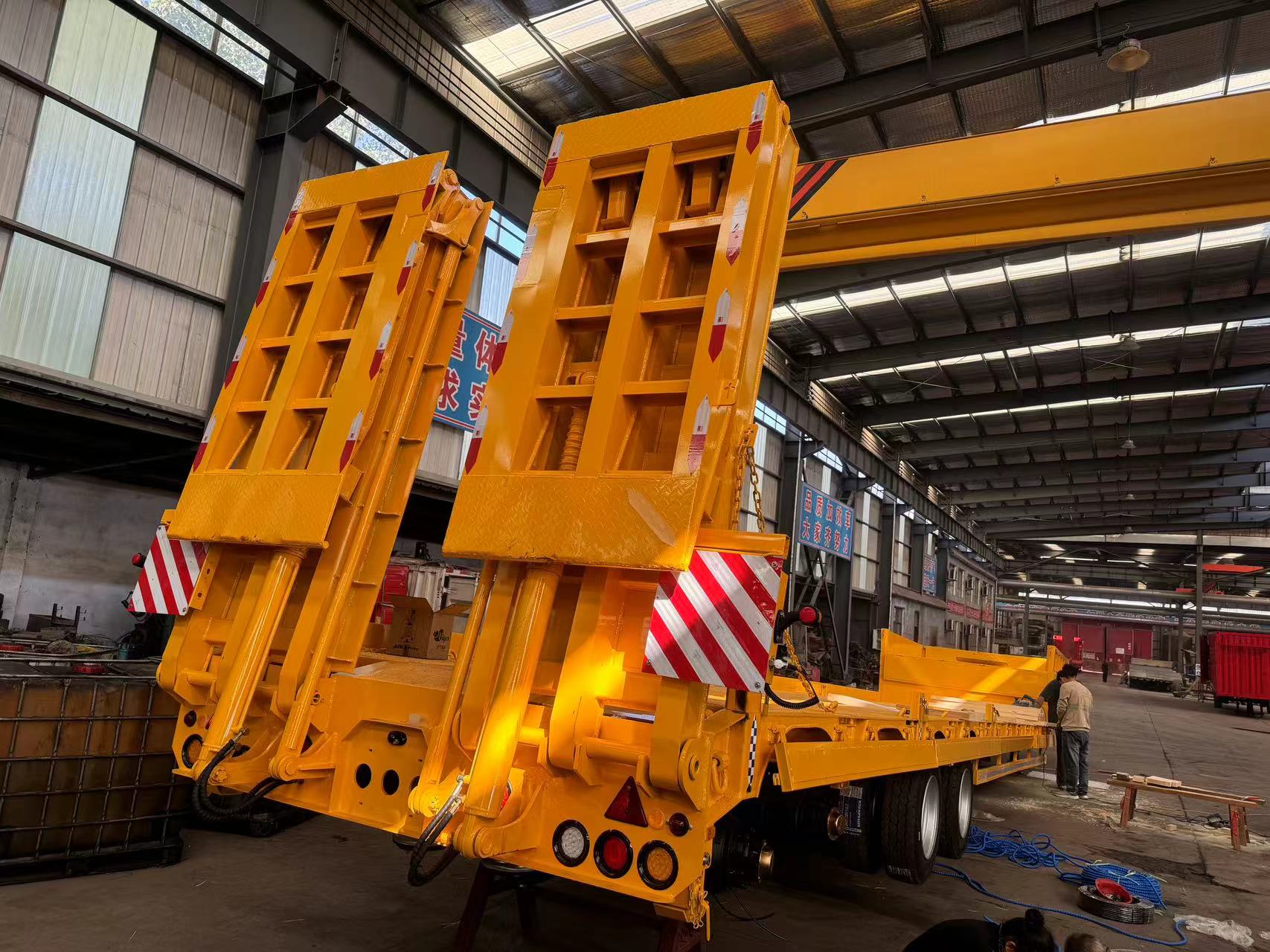 Lowboy semi trailer for heavy equipment transport up to 100 tons payload