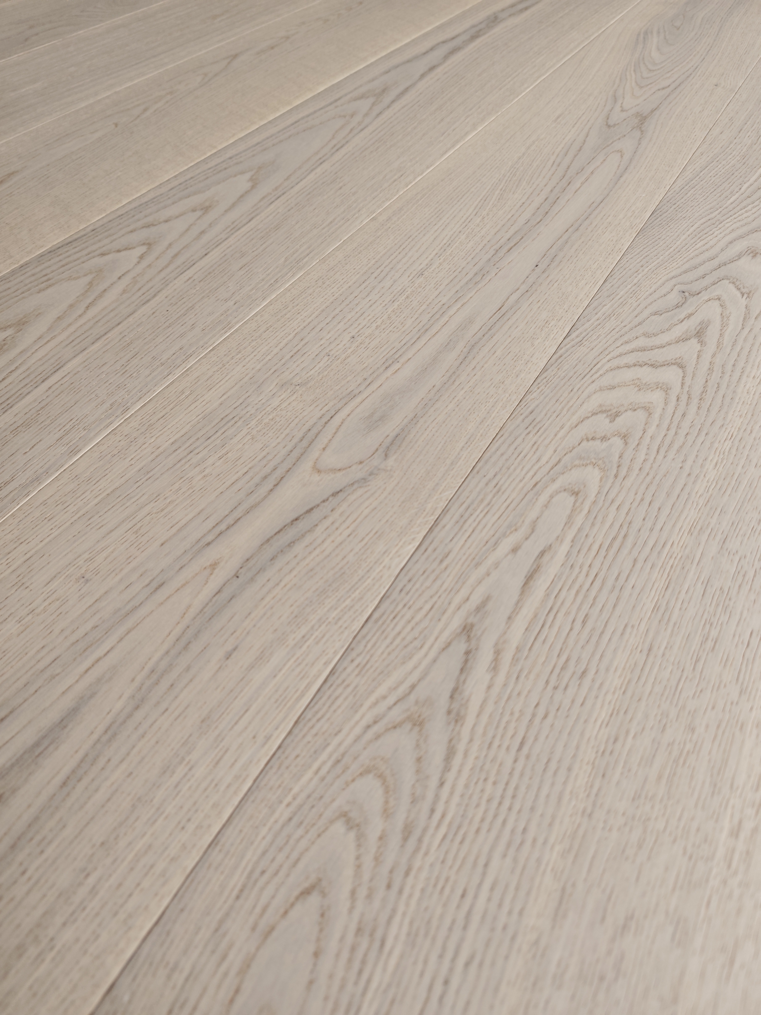 Engineered wood flooring product detail showing layered construction