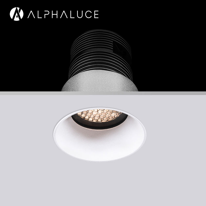 Bathroom recessed light