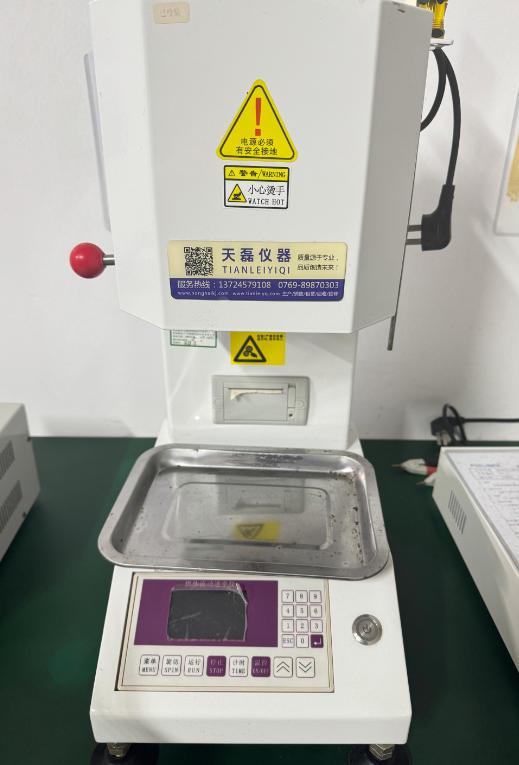 Laboratory equipment used for USB cable verification and pre-shipment testing