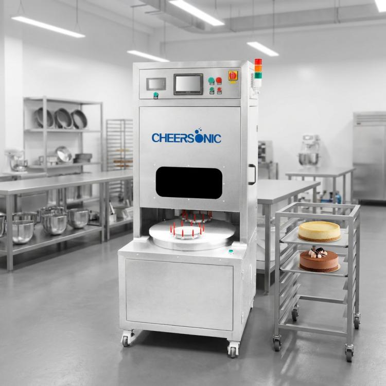 UFM1000P cutting round cakes