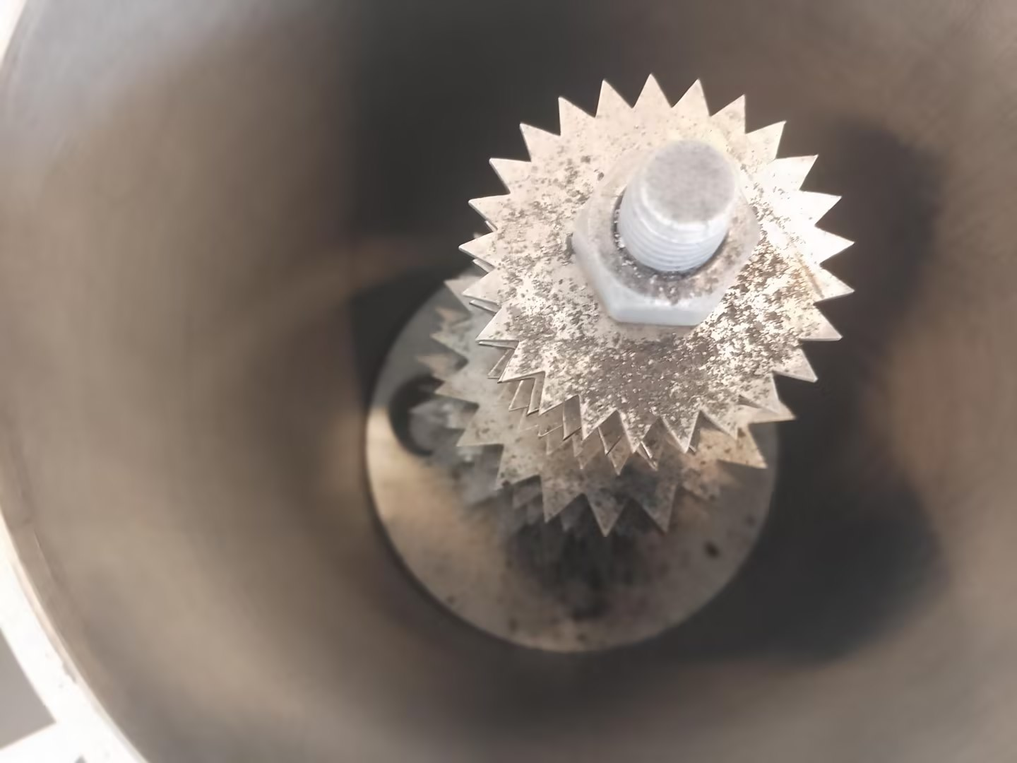 Spray pyrolysis system used for multi-metal composite catalytic powder preparation