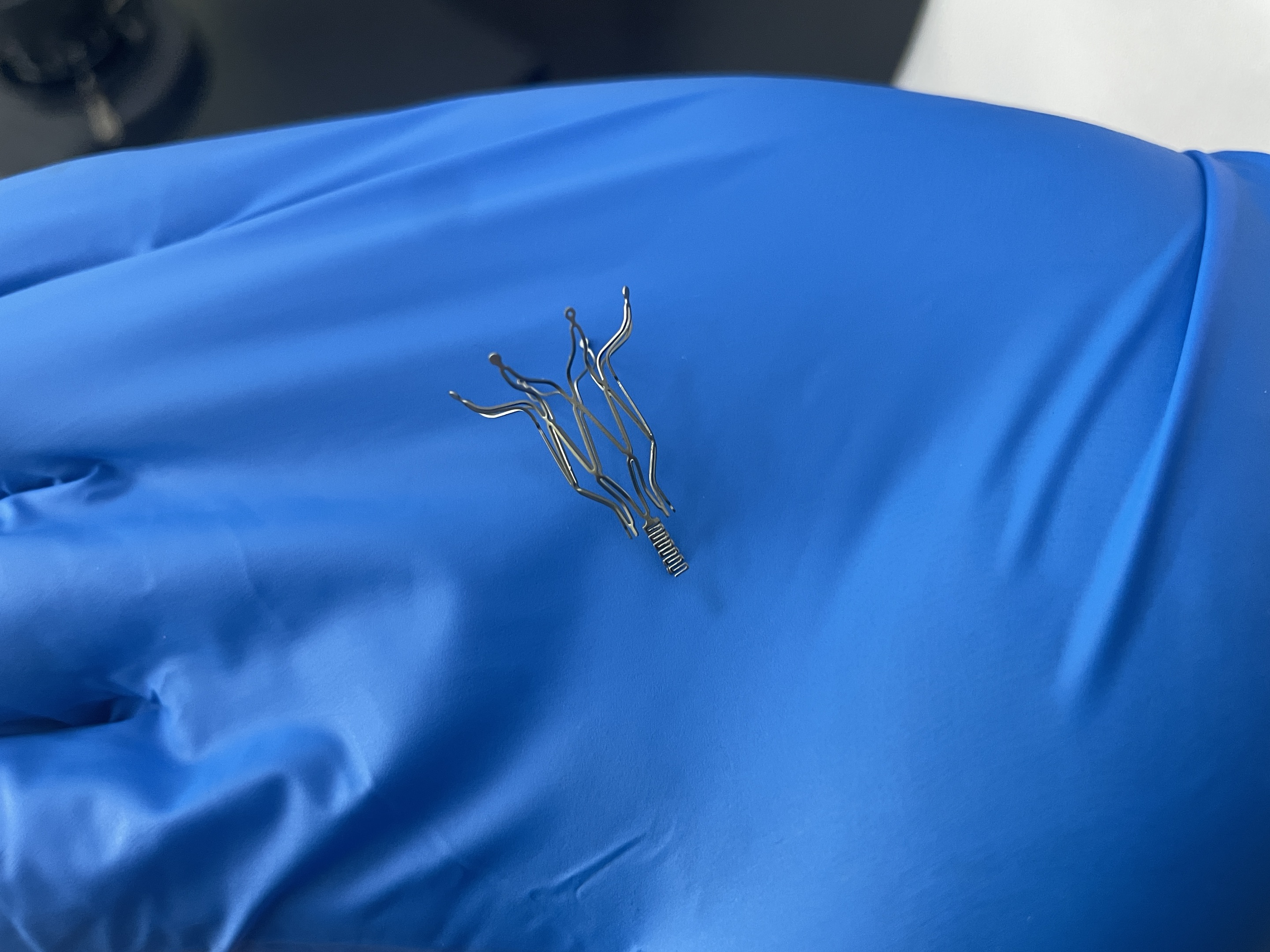 Ultrasonic stent coating machine used in medical device manufacturing