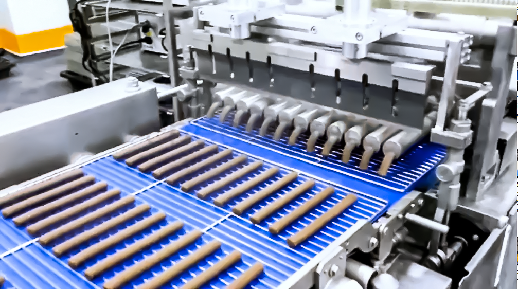 Ultrasonic slicing machine for full-sheet and round food products