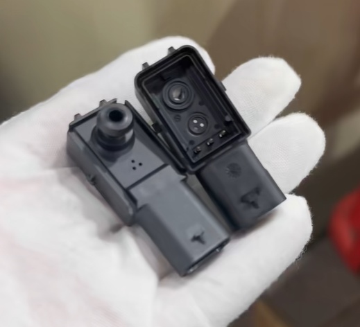 Electronics manufacturing with injection molded plastic housings