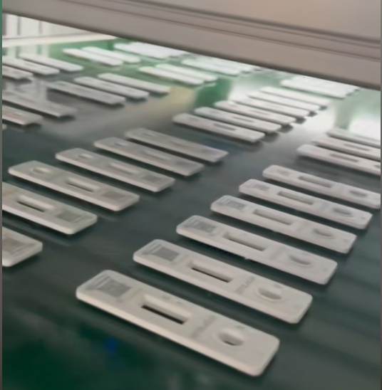 High-precision injection molded medical device housing components under dimensional and visual inspection