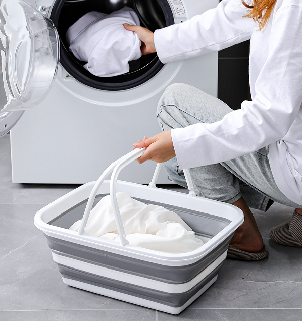 Expanded folding basket from a household storage product range