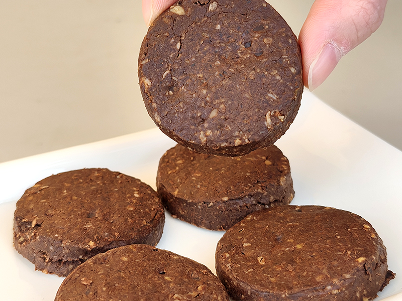 Dark Chocolate Oat Butter Cookies