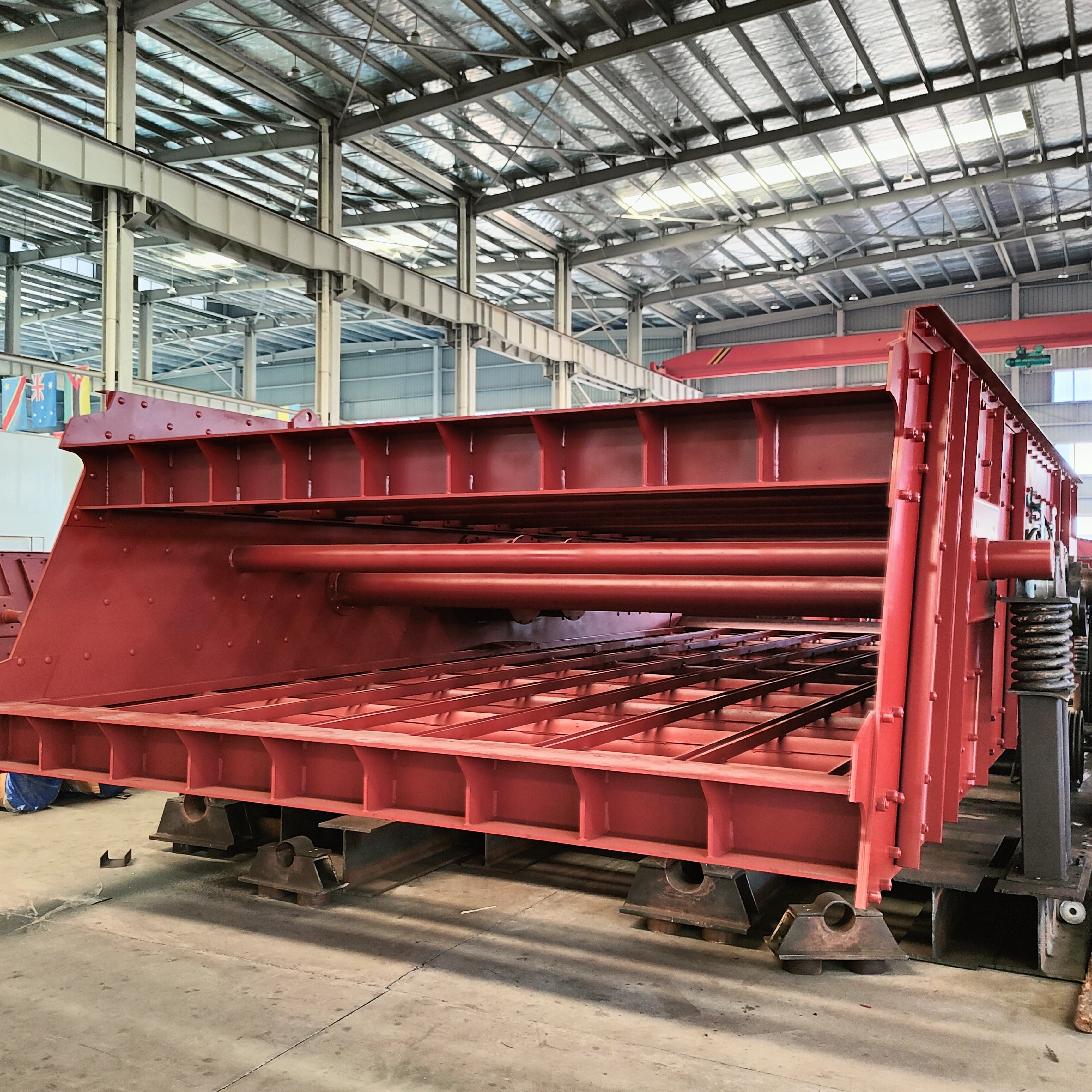 Multi-Deck-Vibrating-Screen-Box-Front-View