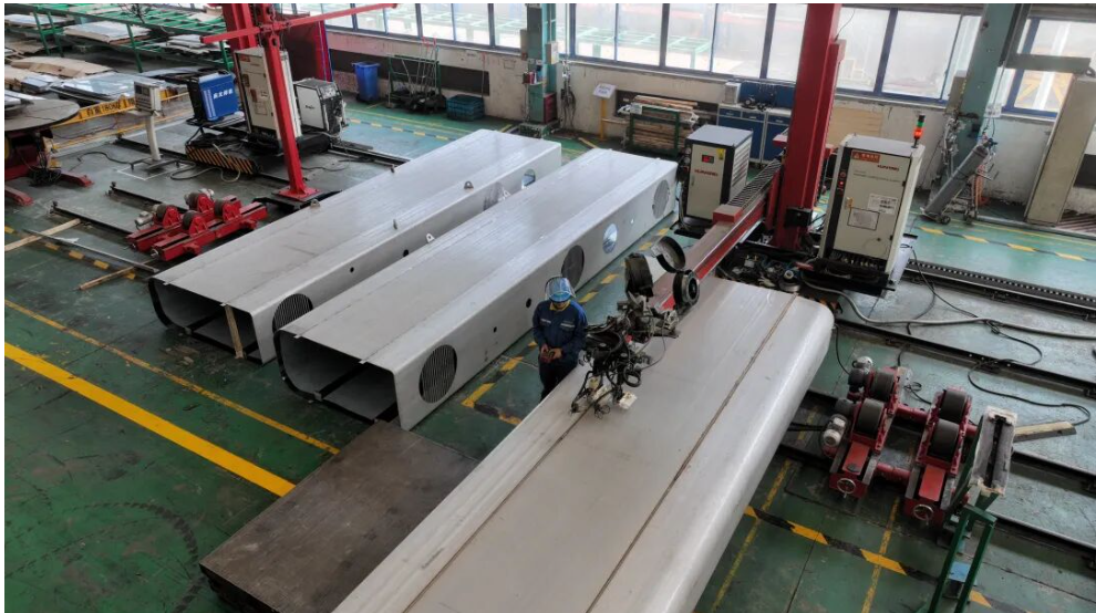 Mirror-finish stainless steel sheet fabrication of a welded process equipment enclosure in 304 sheet