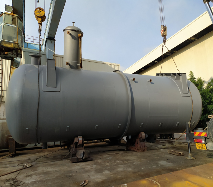 C4 Feed Surge Drum