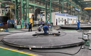 Large tubesheet machining near Openex manfacuturing premise near Shanghai Port
