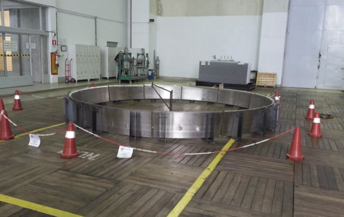 Large heavy turbine ring for a hydropower station under final precision machining