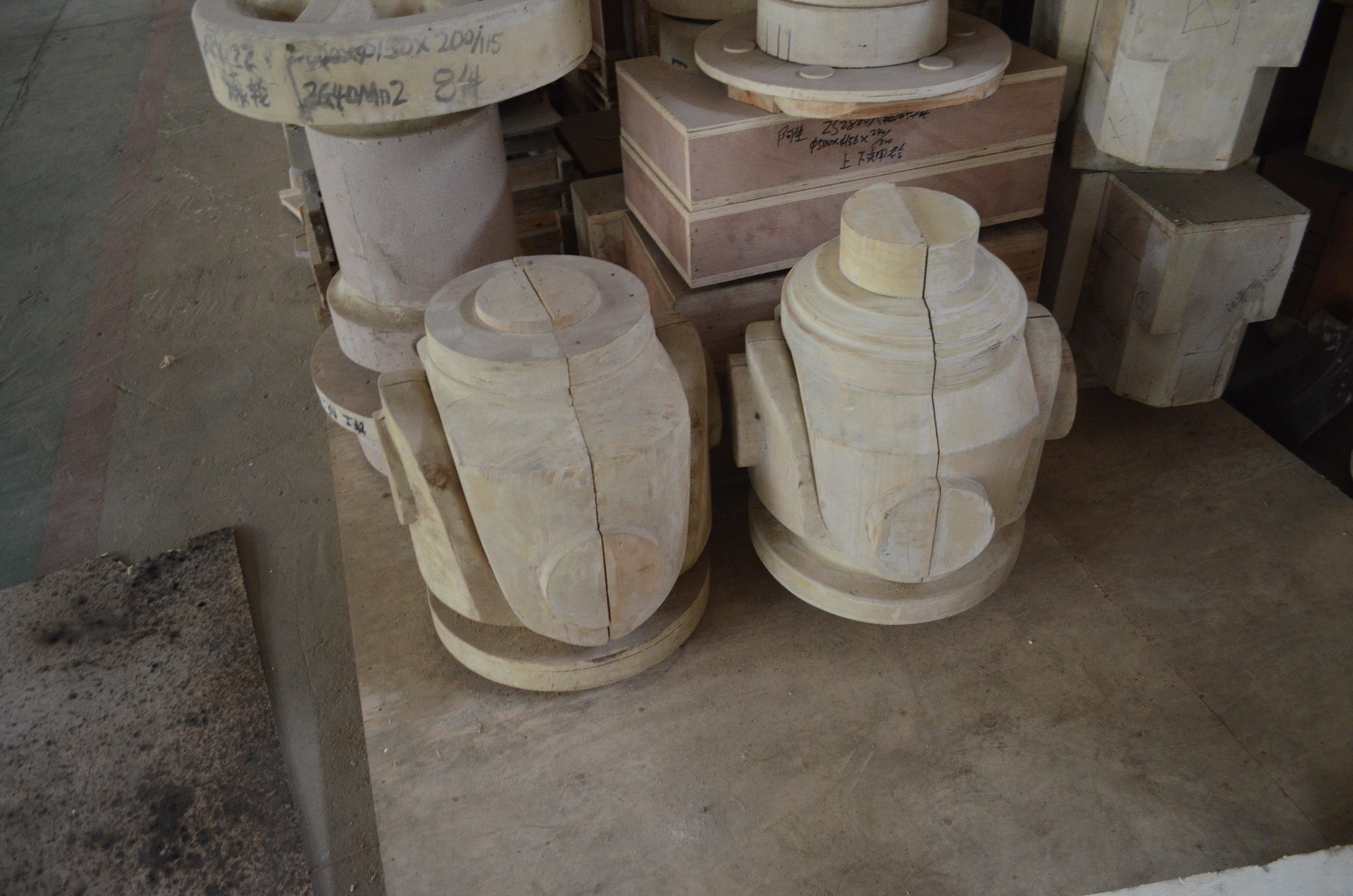 Steel casting mold