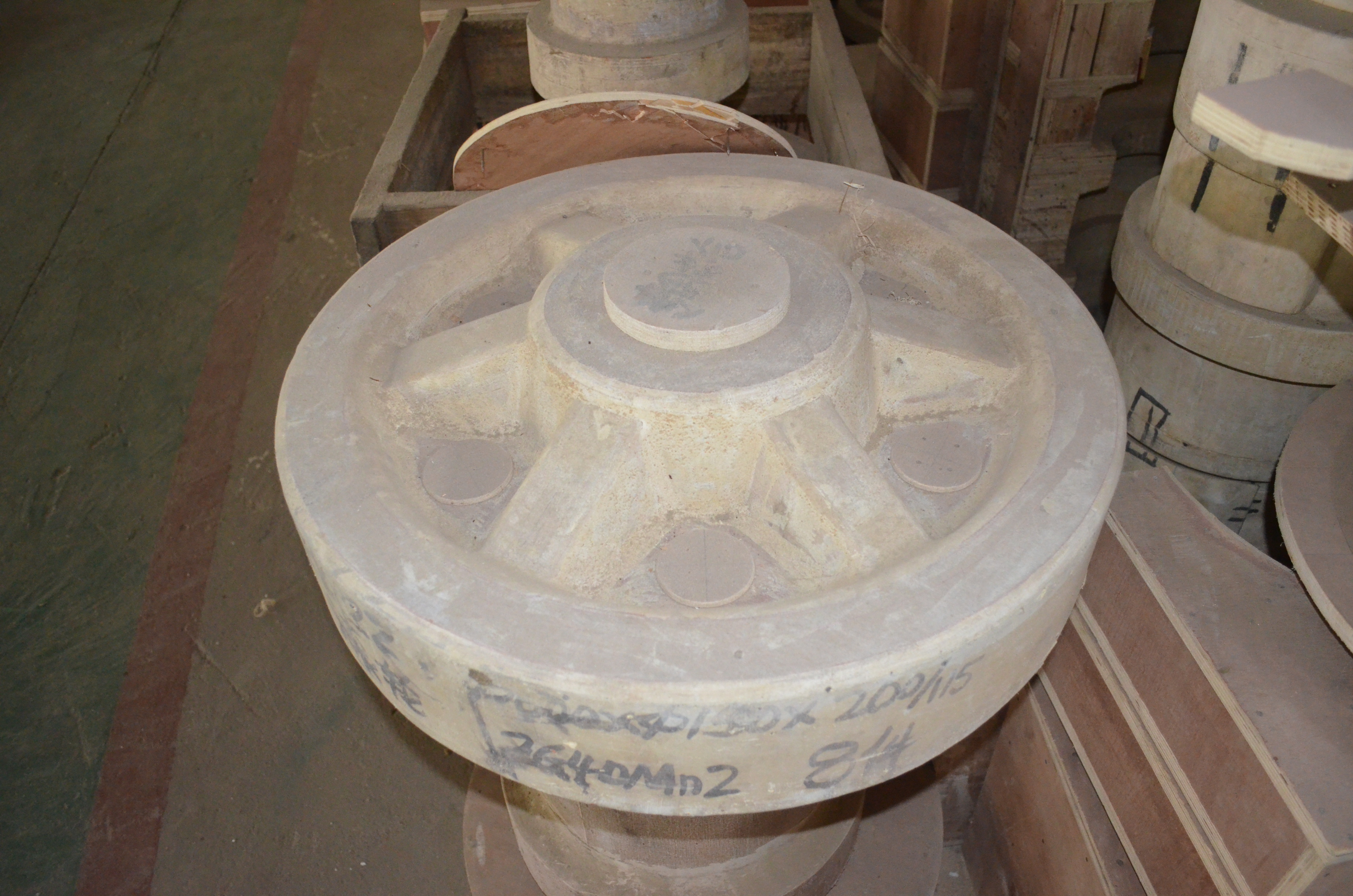 Steel casting mold