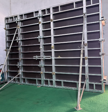 Heavy duty wall formwork used as concrete wall formwork system in construction