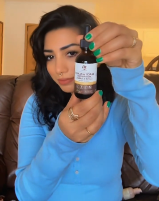 Verified customer review excerpt for a black walnut and wormwood herbal cleanse product