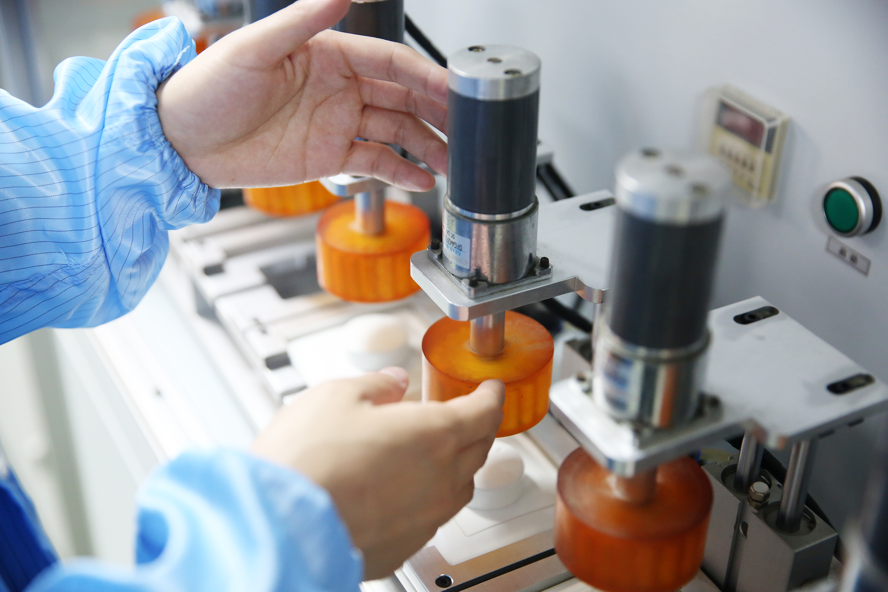 Wall socket testing station used for endurance and electrical safety verification