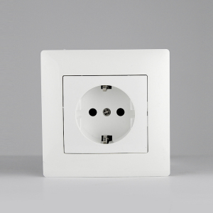 1 gang Schuko socket