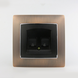 Double Data socket