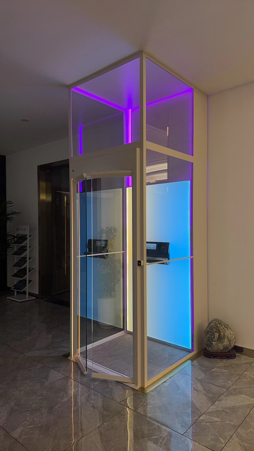 Customized elevator decoration with Edgelight LGP