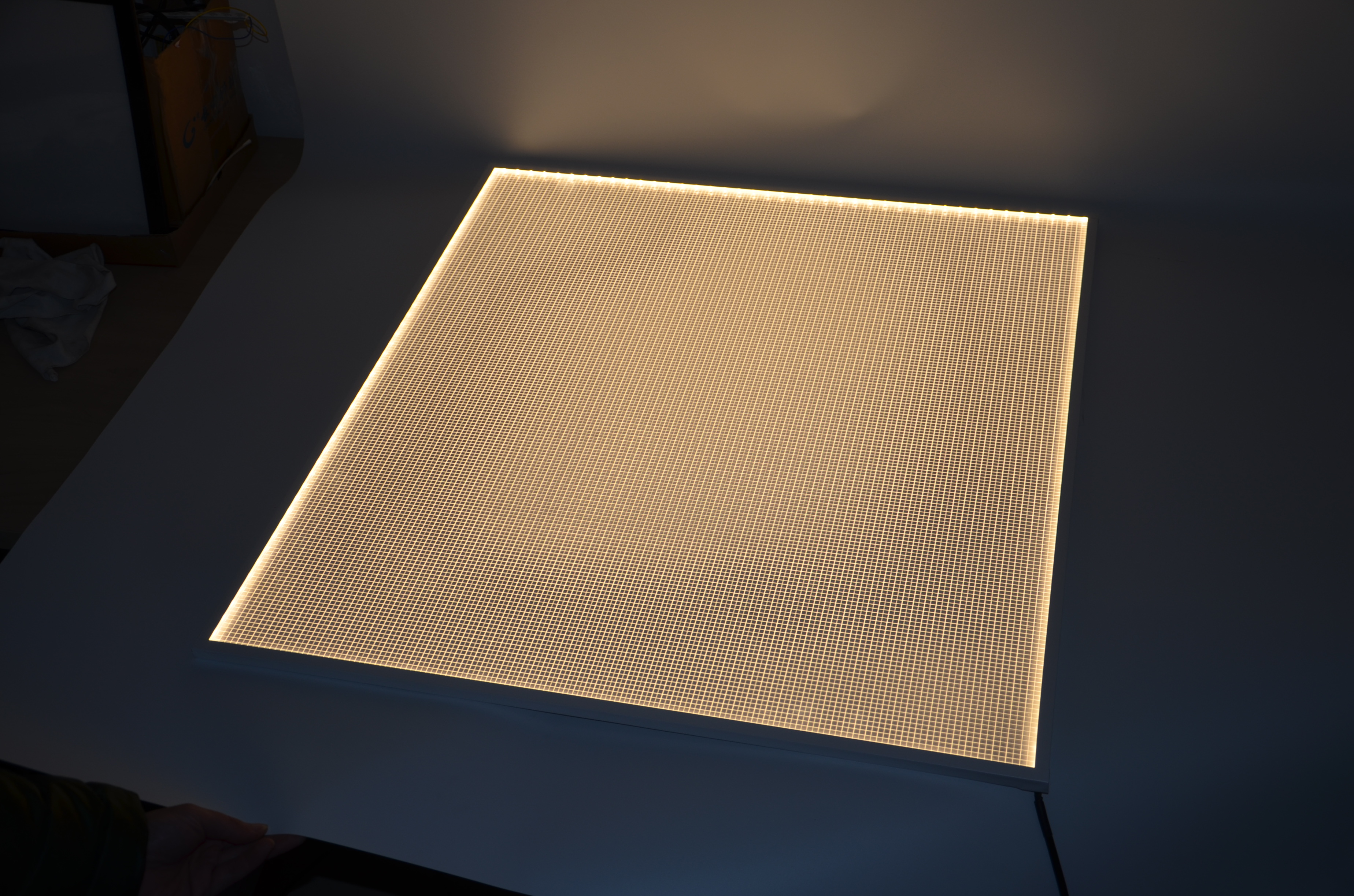 lgp warm light<p class=