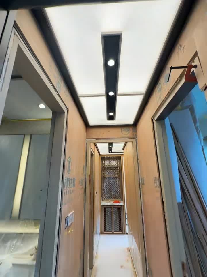 Uniform illumination light guide panel used for exhibition and interior display lighting