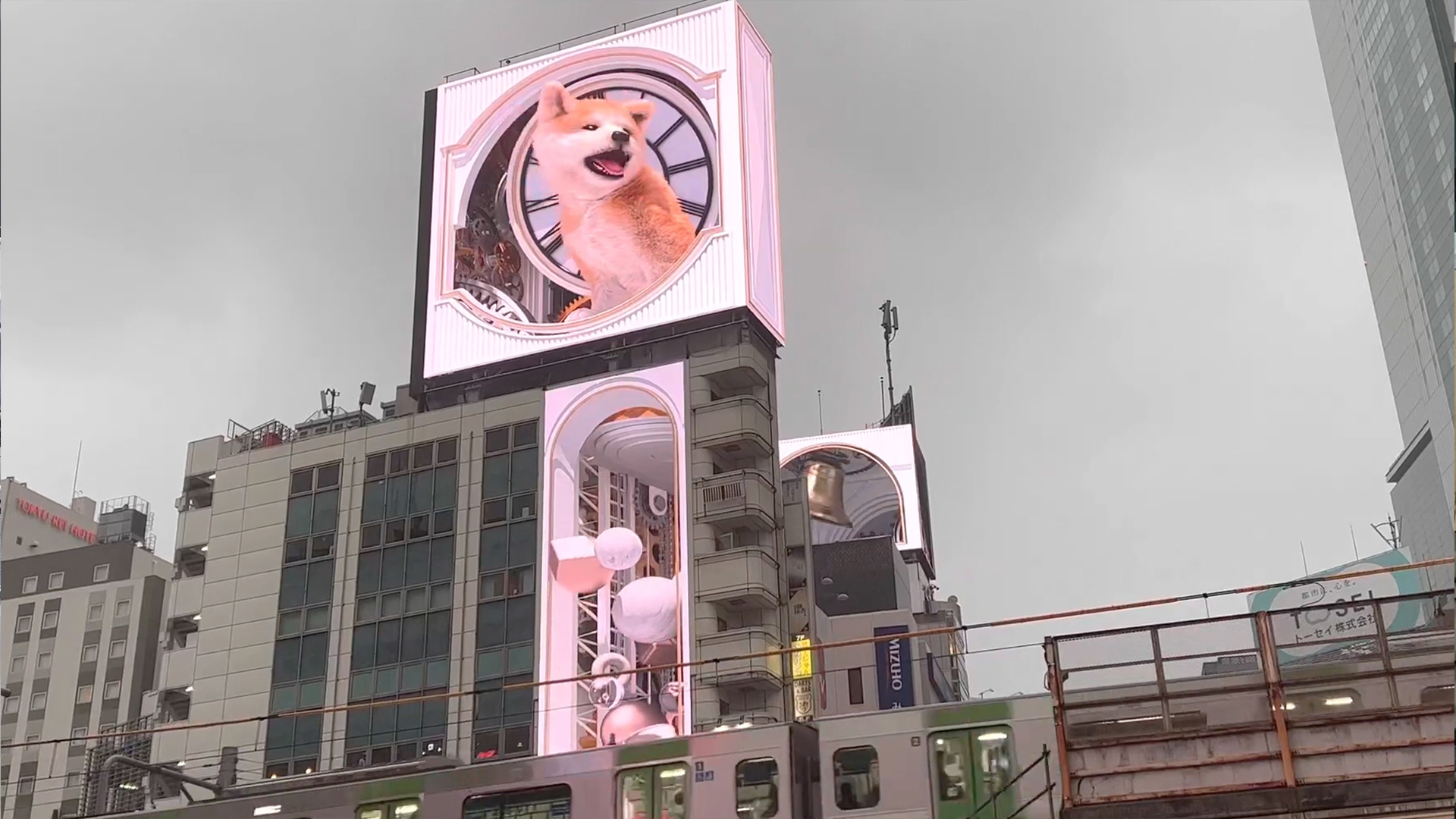 Ultra-thin LED display with a separated power supply structure at Tokyo Shibuya Station