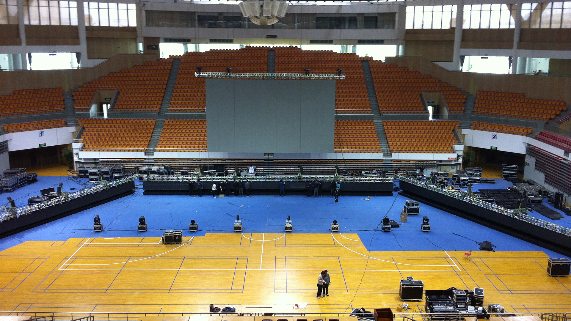 Large folding LED display deployment for a touring concert stage in Japan