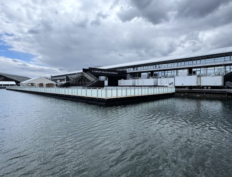 Large-scale temporary modular structures delivered for Formula 1 event hospitality and operational areas