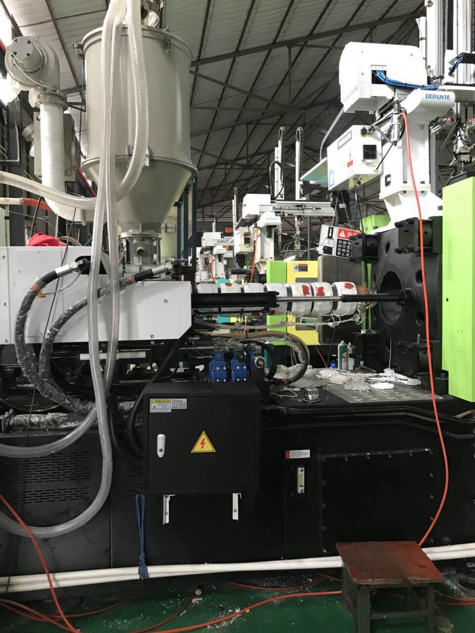 Induction heating for hot air drying Induction heating machine for hot air drying in industrial applications
