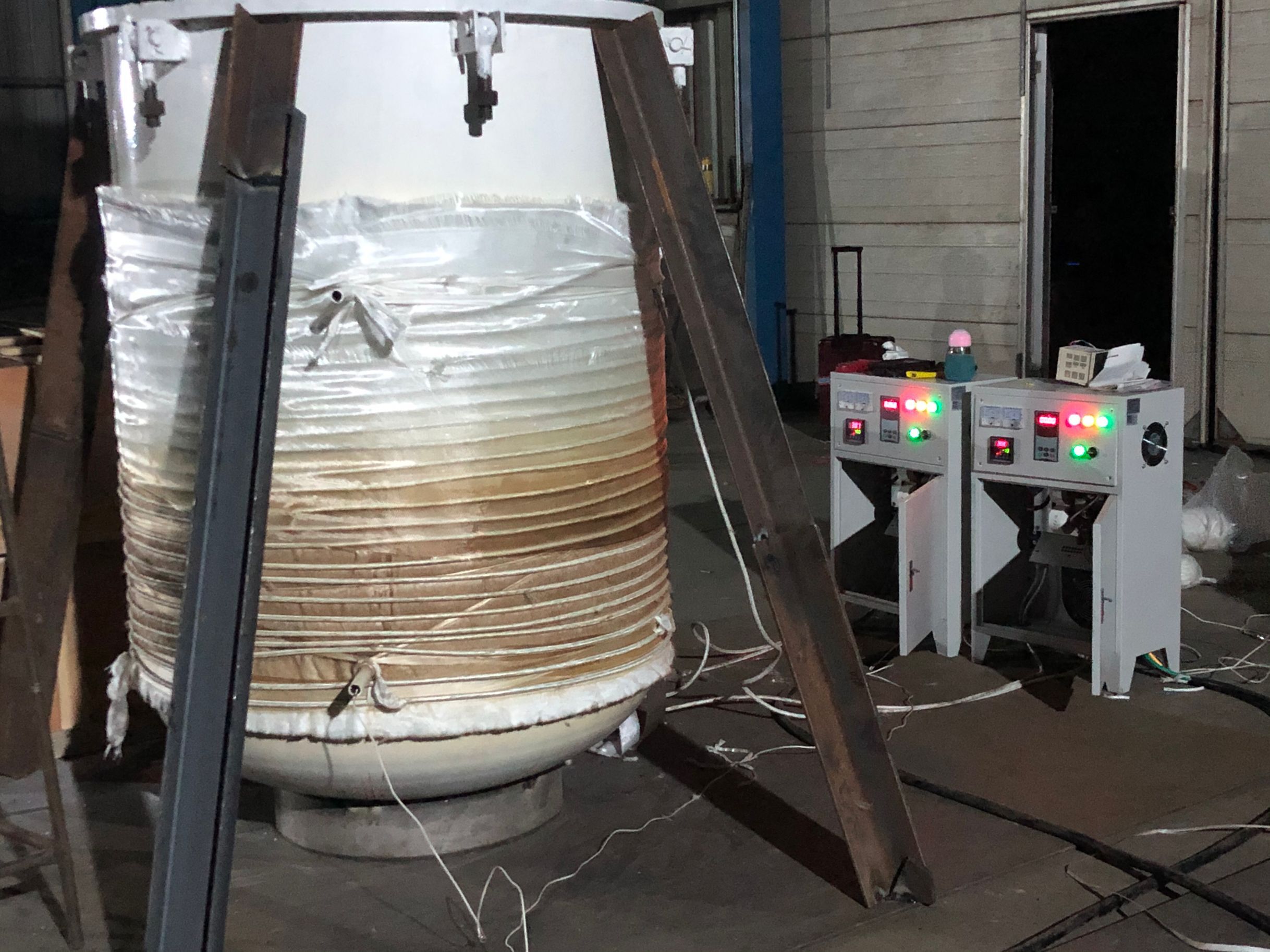 Reactor induction heating retrofit using industrial induction heating equipment