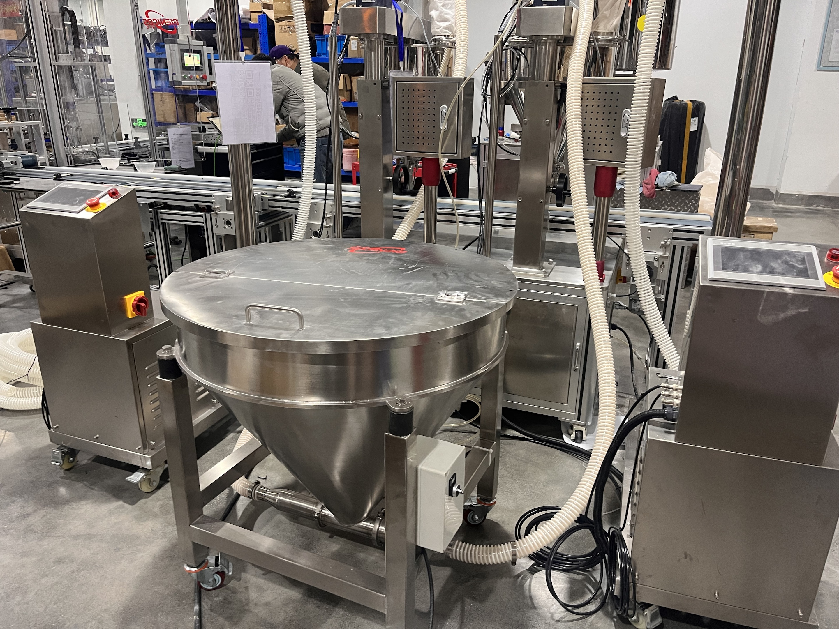 HOPPER FOR POWDER LOADING