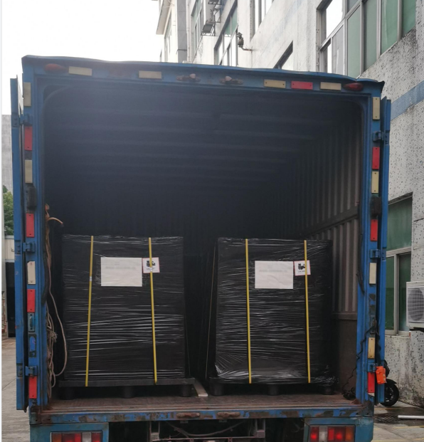 Cargo loading of UMIDIGI rugged long-battery phones for export, demonstrating OEM volume capability