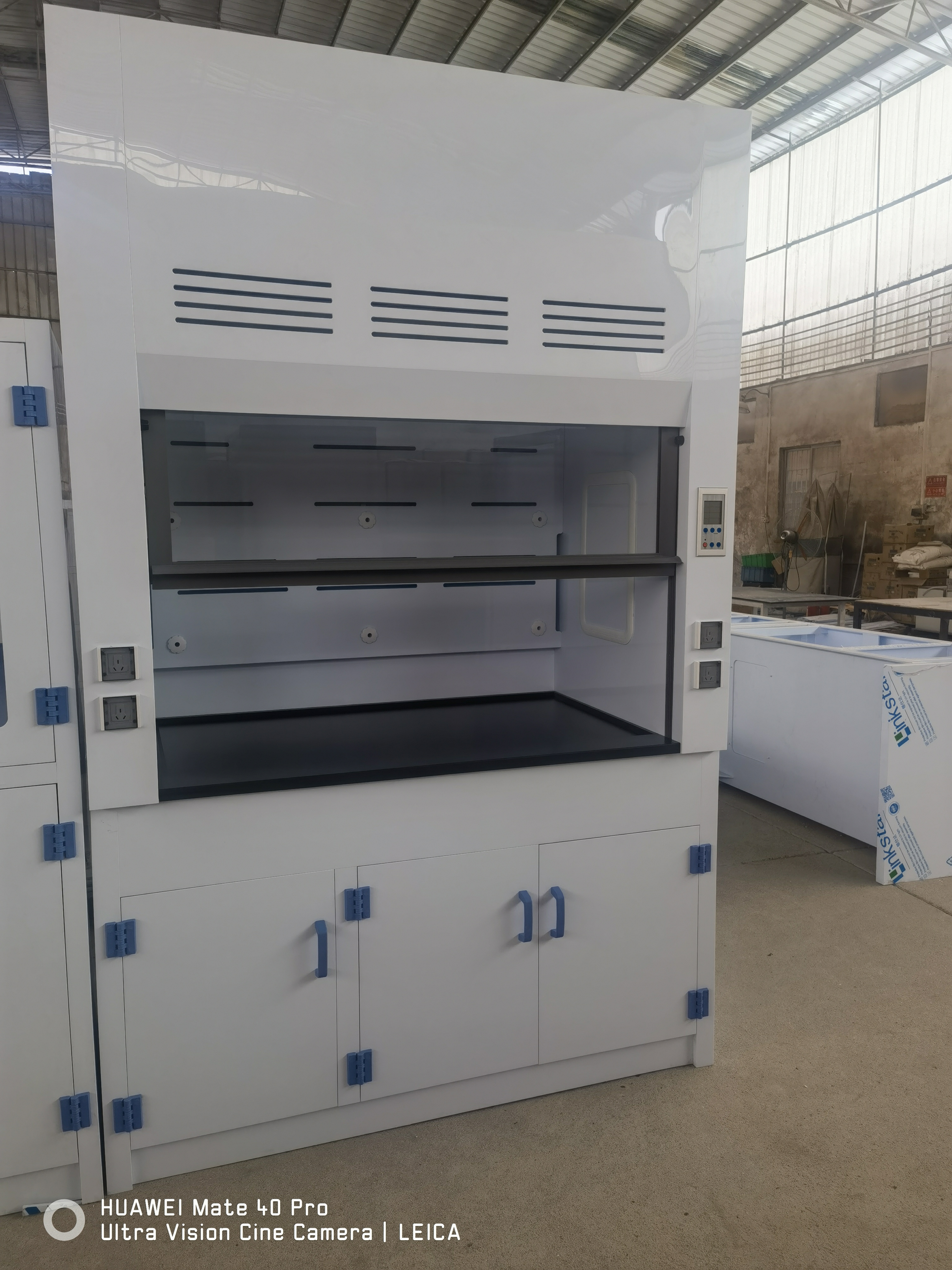 evergreat-laboratory-fume-hood-front-view