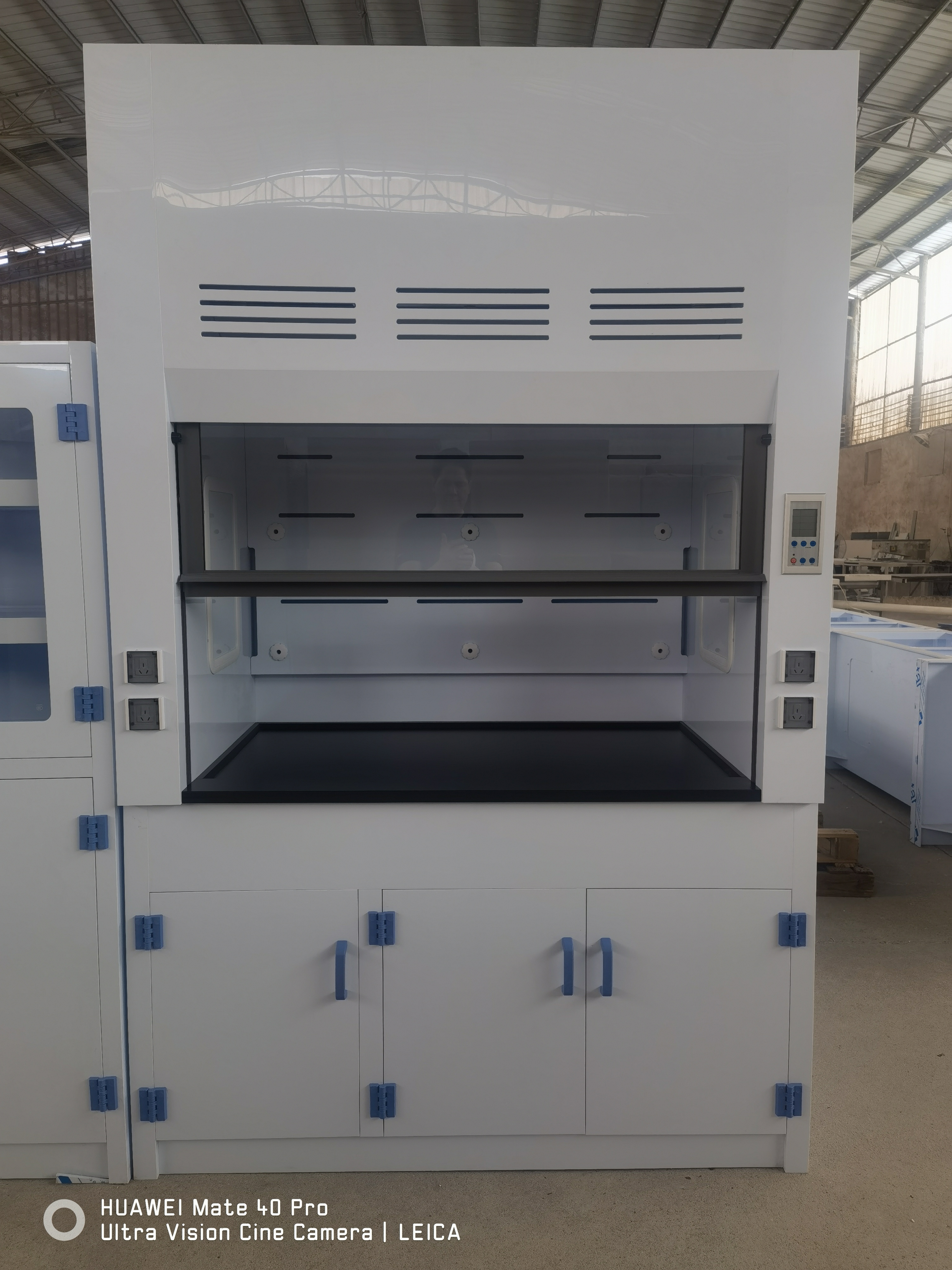 evergreat-laboratory-fume-hood-front-view