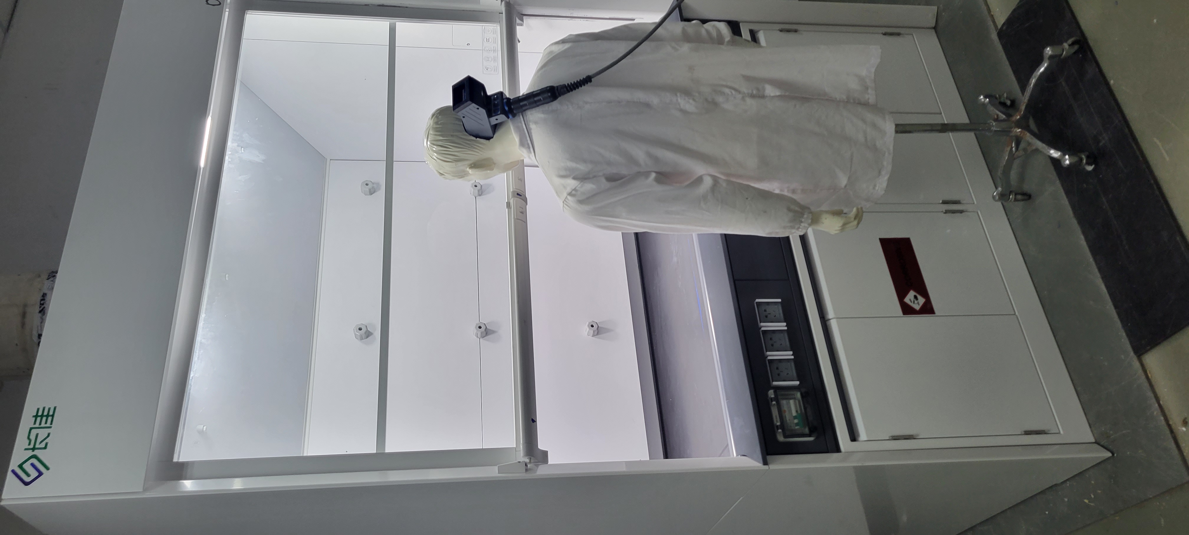 evergreat-laboratory-fume-hood-interior-detail