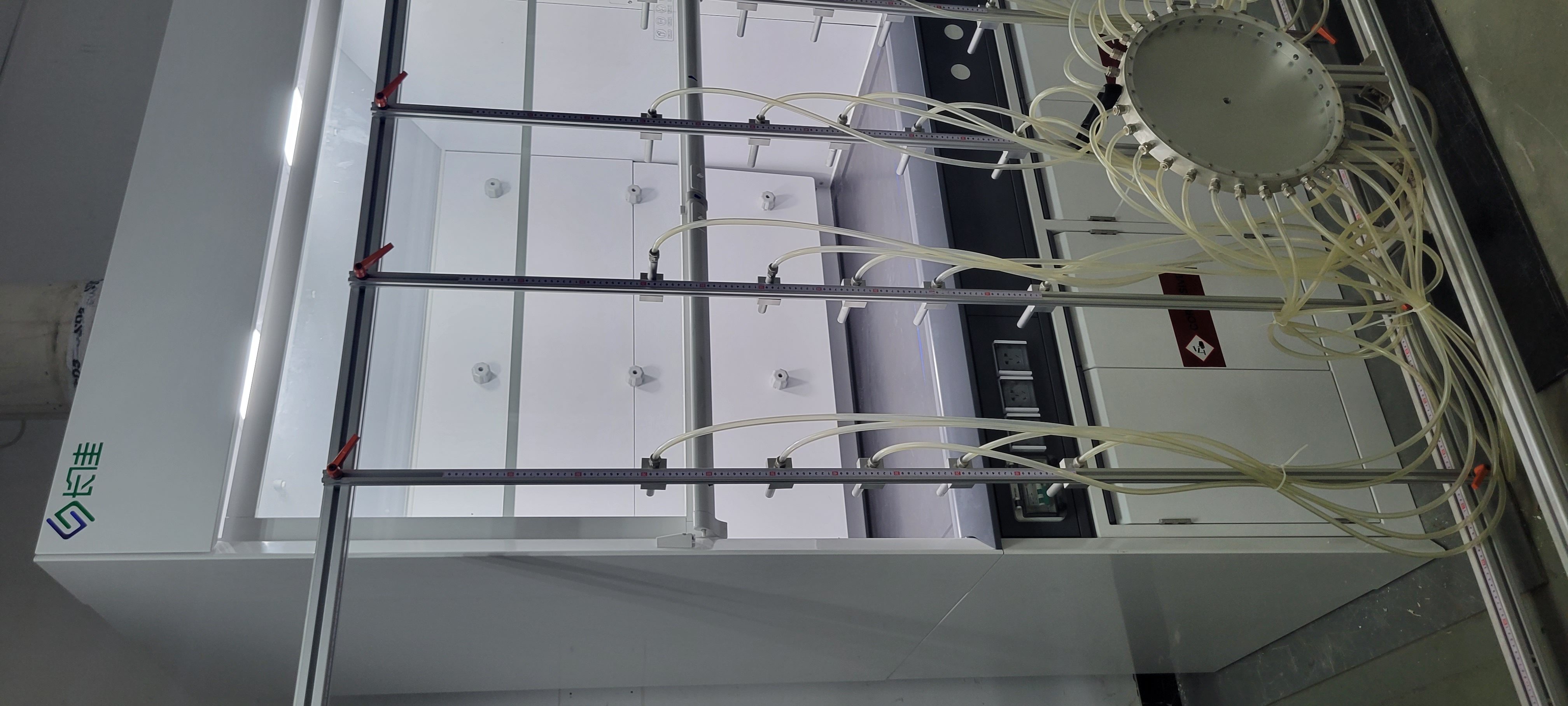 evergreat-laboratory-fume-hood-interior-detail