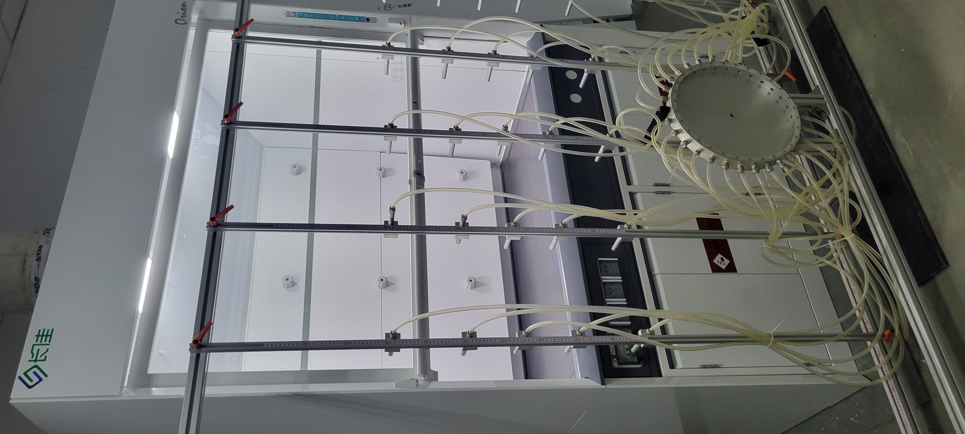 evergreat-laboratory-fume-hood-interior-detail