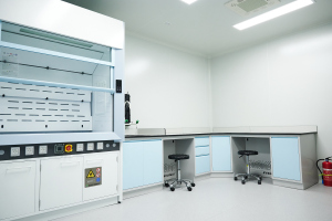 evergreat-showroom-fume-hood-and-laboratory-workbench