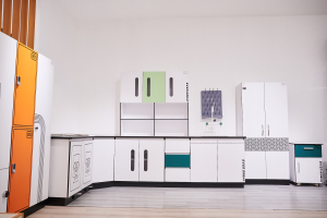 evergreat-showroom-blue-and-white-laboratory-benches