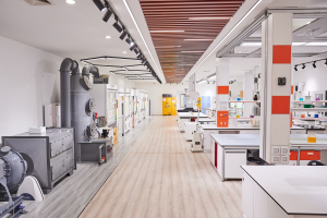 evergreat-showroom-laboratory-ventilation-and-fume-hood-display