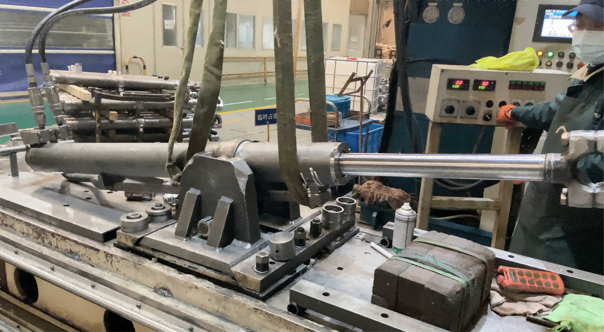 Pressure and leakage testing of custom hydraulic cylinders at Apex Hydraulic